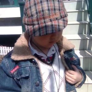 女生把疾子放在放眼里不能
