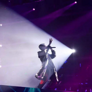 女生把疾子放在放眼里不能
