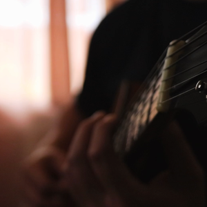 女生把疾子放在放眼里不能
